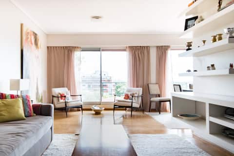 Anuncio de Airbnb popular: Unique River View Apartment. Delightful Quiet Olivos en Olivos