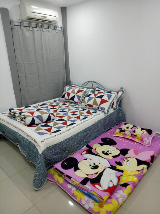 Bedroom 2 - 1 queen bed, 1 single mattress, air-conditioning...