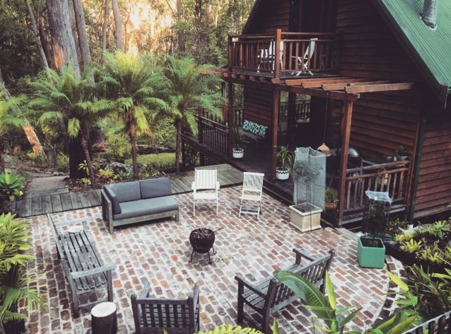 Entertain in the courtyard