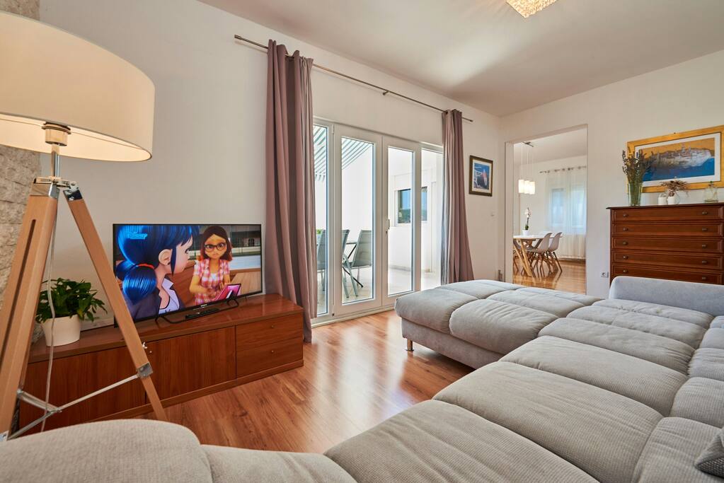 Living room, relaxing area