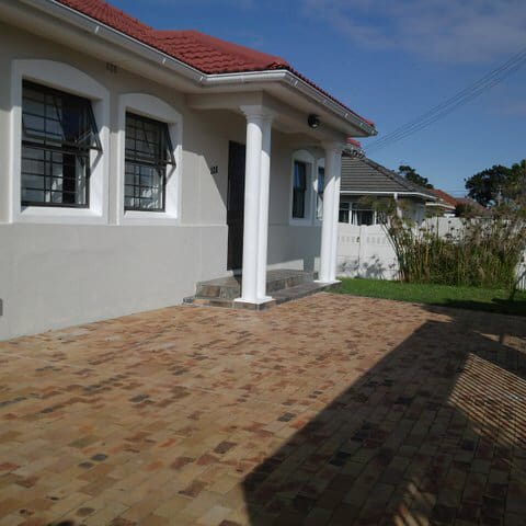 Idyllic, Spacious, Warm Home gallery image 3