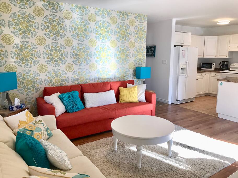 Living room with pull out couch.