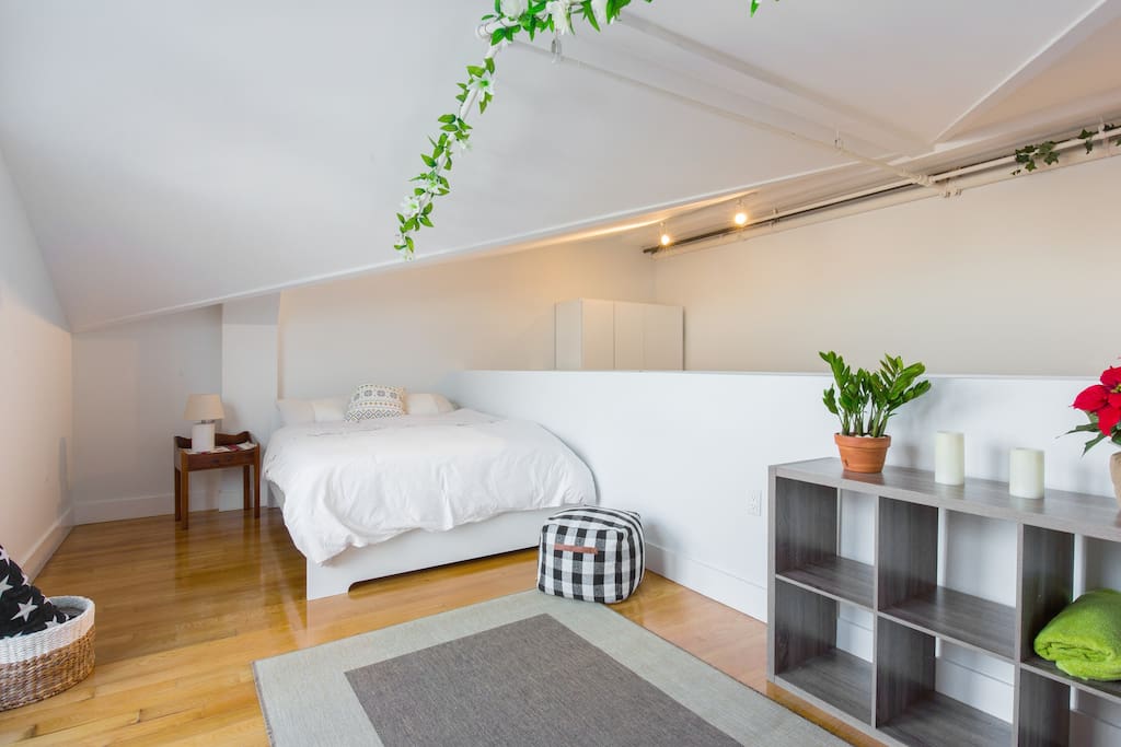 The room is in the 2nd private floor of a duplex