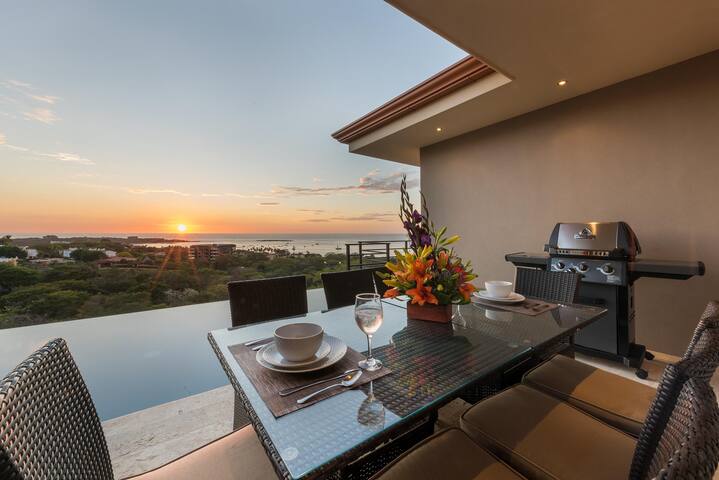 Casa de la Perla, Ocean View 4 Bedroom Home