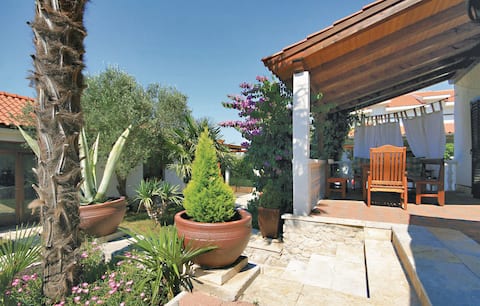 Successful Airbnb property: Apartment Marija in Brodarica