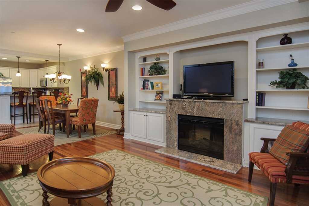 CSC3B: OBXcellent | Top Level Living Area