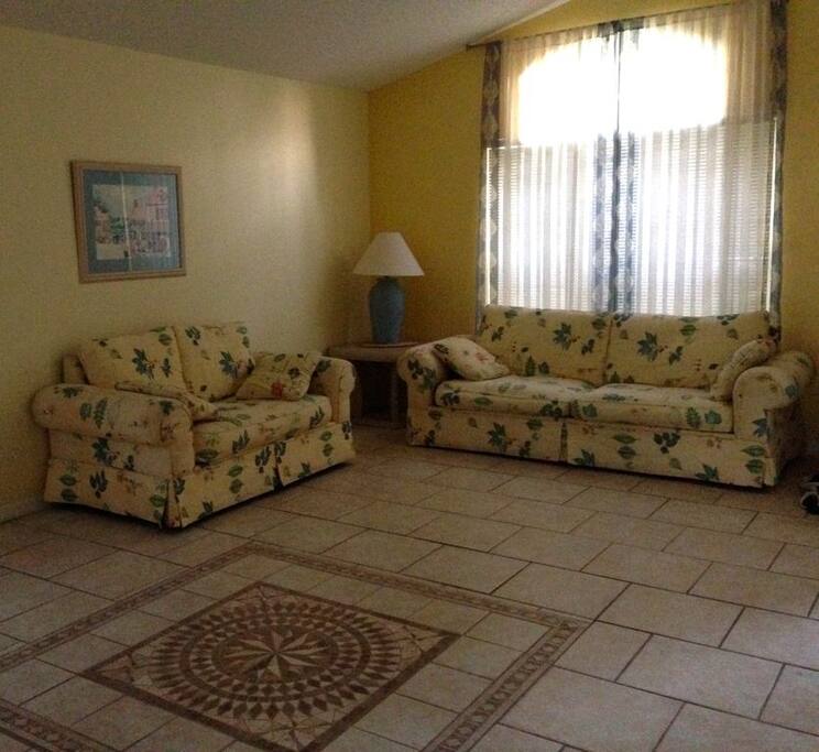 Spacious Family Room with Extendable Couch