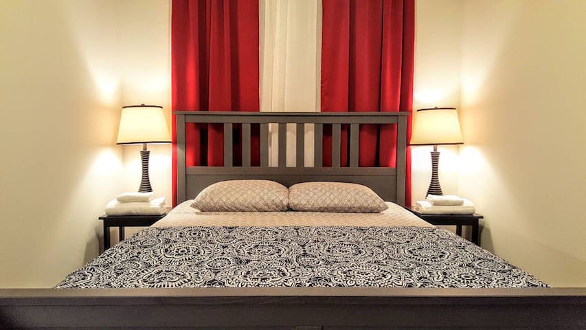 ROOM WITH FREE PARKING 10 MN TO MILLENNIUM PARK