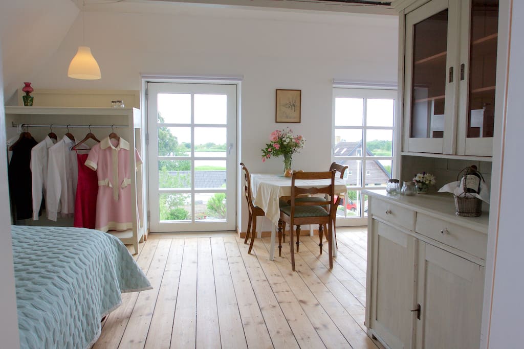 Living/dinning/bedroom