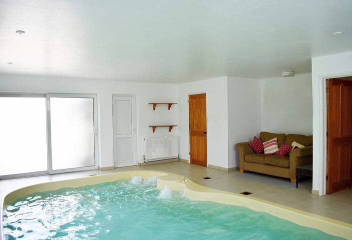 Garabridge Cottage With Private Indoor Pool Houses For Rent In