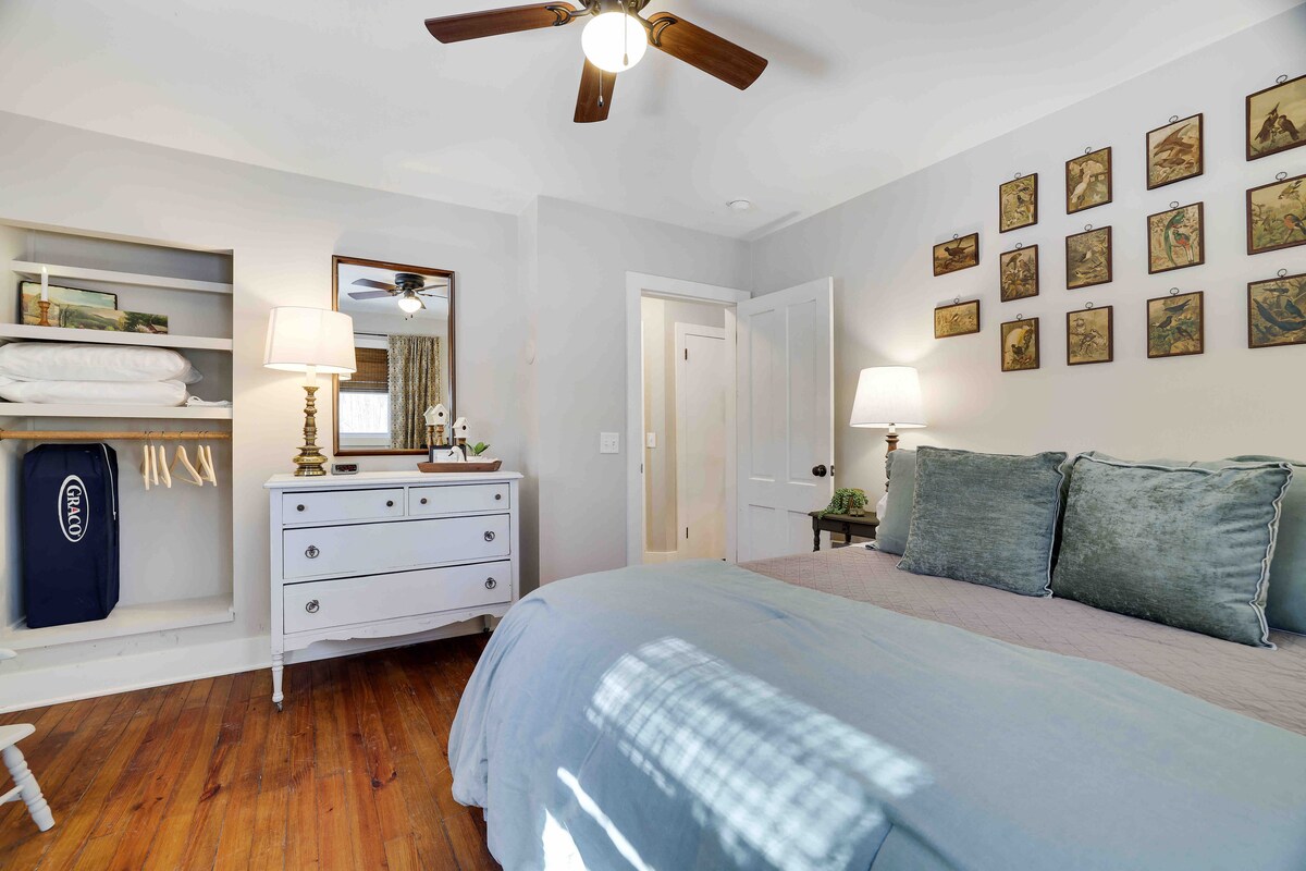 Спална соба бр.2 - брачен кревет (широк 150 - 179 см) 
Достапно е пакување за бебе - деца на возраст од мали деца

Сите постелнини обезбедуваат