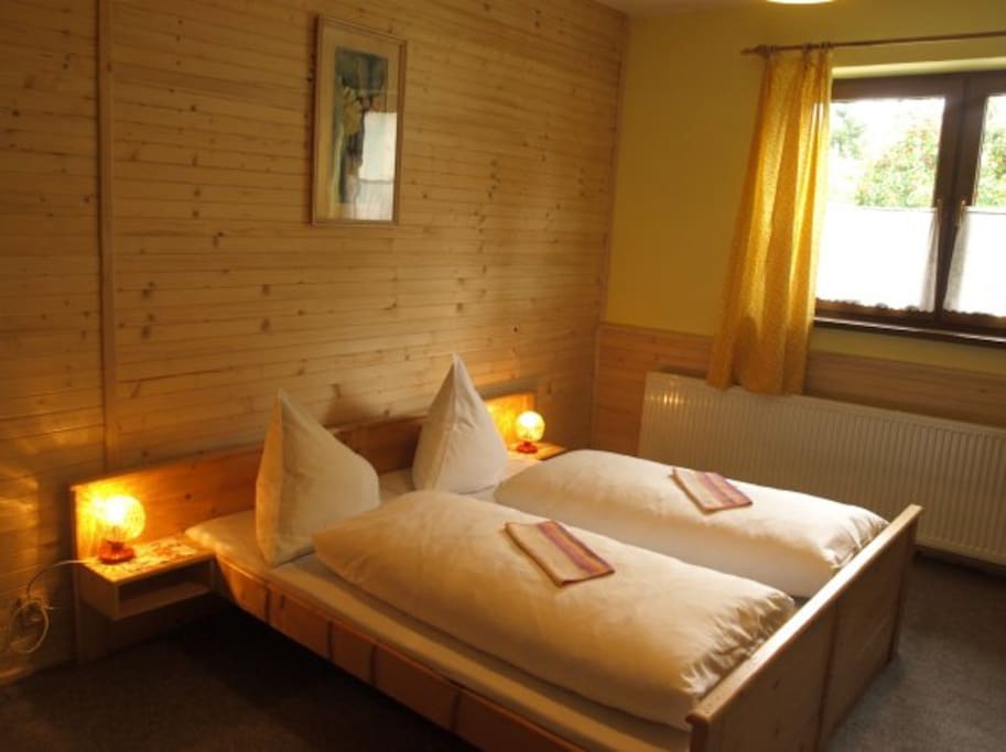 4-bed room