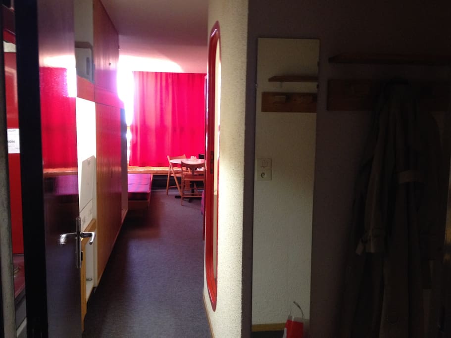 Entrée et vue sur le séjour
