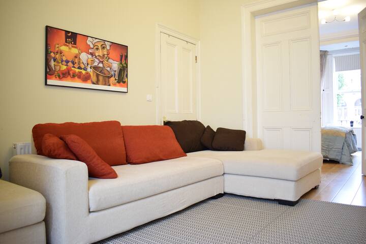 Spacious, 5-bed victorian house in Drumcondra gallery image 5