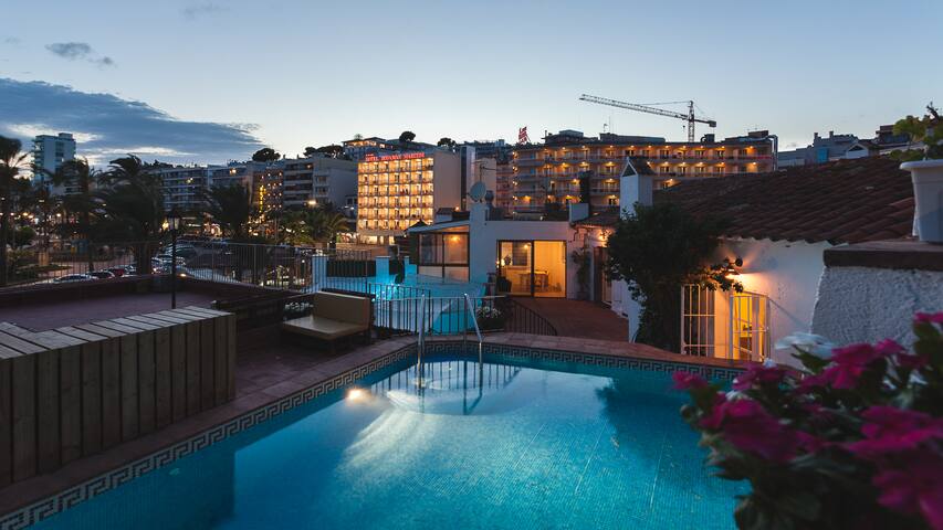 VILLA SA CALETA gallery image 3