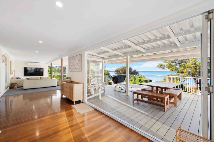 The Blue Manna – Absolute Waterfront Retreat