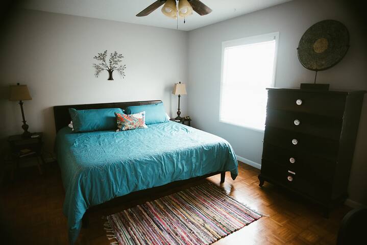 Cozy Townhouse Sleeps 6 Just South of Birmingham