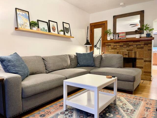 OSU & Riverside| Washer & Dryer| Fenced Backyard gallery image 3