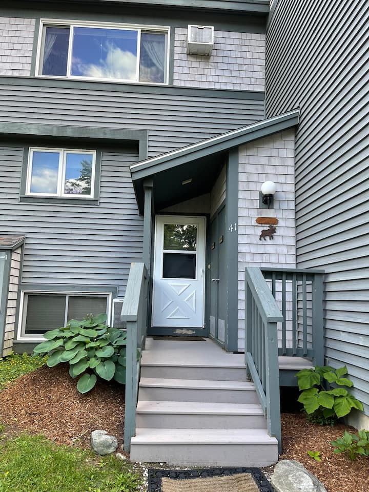 Spacious family friendly condo at Smugglers' Notch Condominiums for