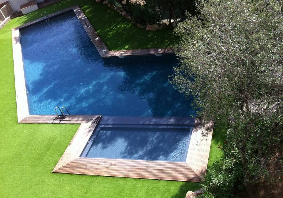 Vue aérienne de la piscine