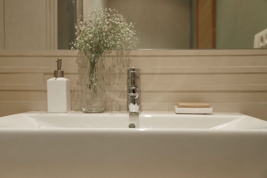 Baño de la habitación U·N.