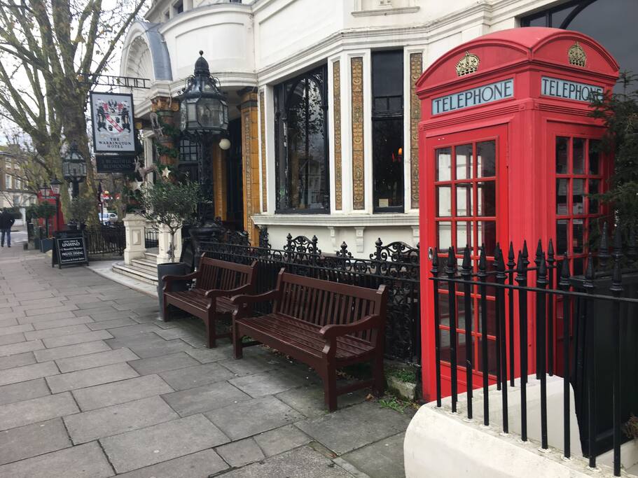 The Warrington pub/ Restaurant, Used in many movies;4minute walk from my house
