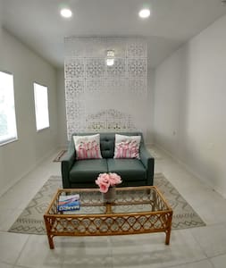 Affordable and comfortable Marco Island efficiency