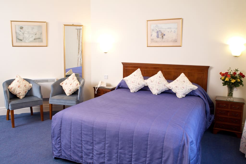 Main Bedroom with King Size Bed