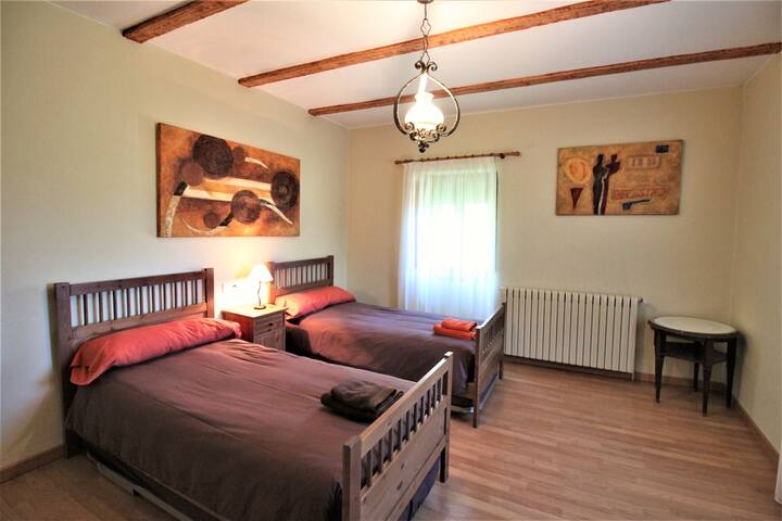 Preciosa casa rural a 5 minutos de la Fageda gallery image 2