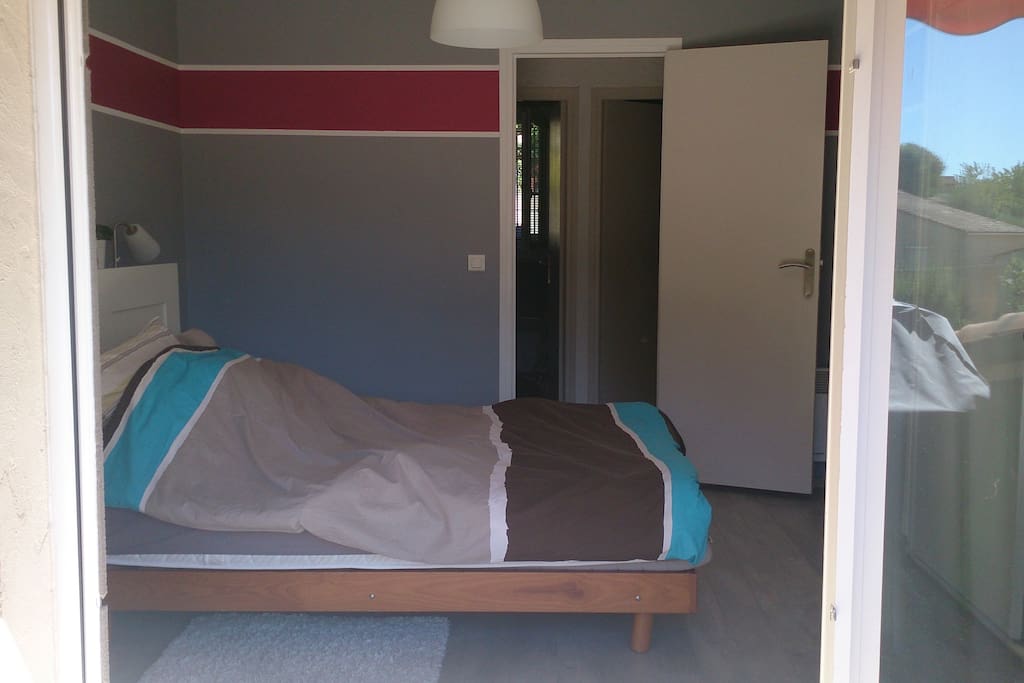 Chambre donnant sur la terrasse