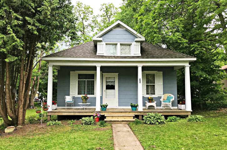 Castaway Cottage Cottages For Rent In Sturgeon Bay Wisconsin