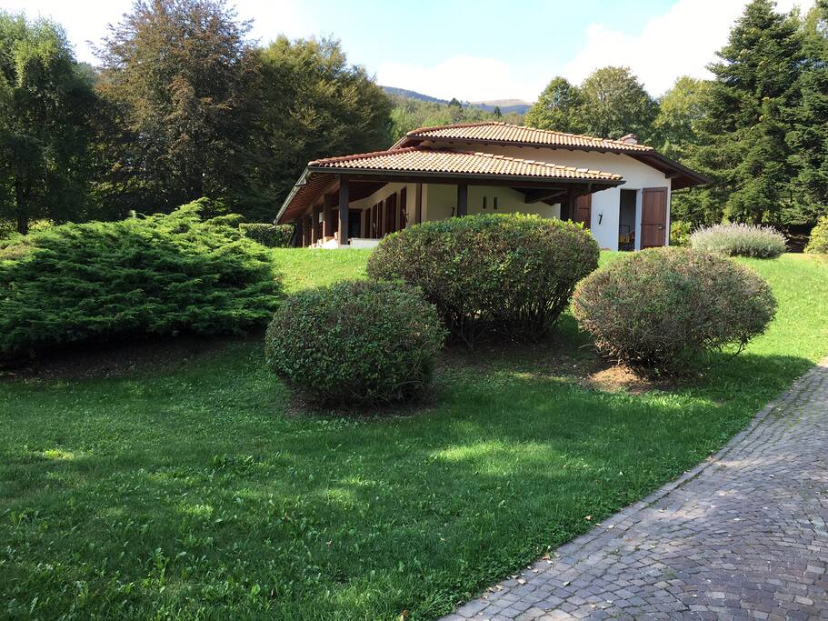 External view from the private park
