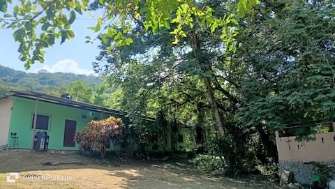 RURAL HOUSE WITH POOL 15 KM FROM TAMUL WATERFALL