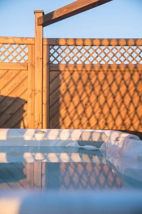 Perfect place for aurora borealis hunting. The jacuzzi has built in lights just in case the real northern lights are too shy to come out.