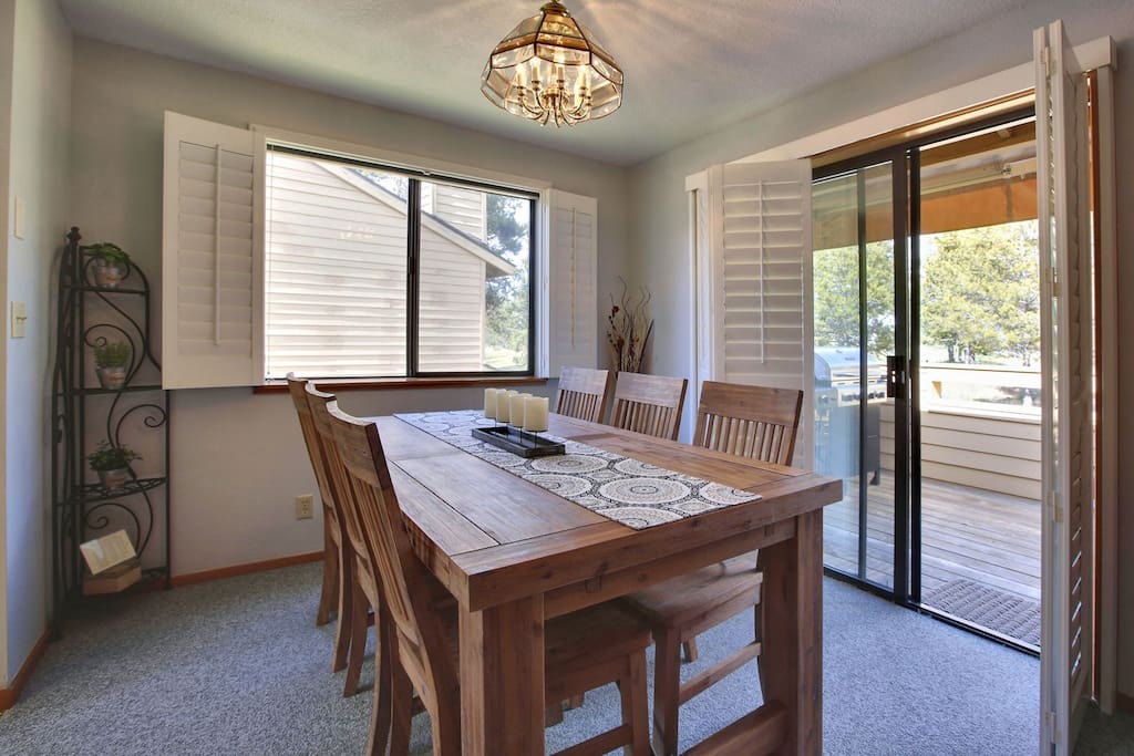 Door,Folding Door,Indoors,Room,Furniture