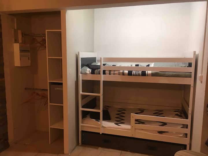 Ხის ორსართულიანი საწოლი, 160 სმ სიგრძის საწოლი