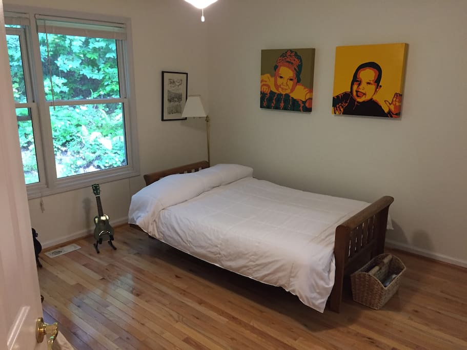 Private bedroom with futon double bed w/ private bath