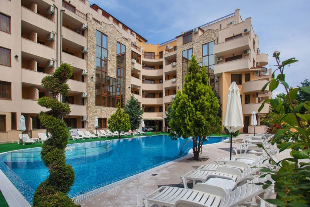 Территория комплекса, бассейн/The territory of the complex, pool