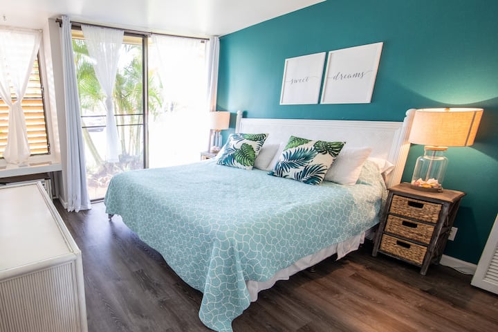 Looking forward to sleeping in on vacation? The cool air-conditioner, light-blocking curtains, and king-sized bed will let you catch some extra zzz's!