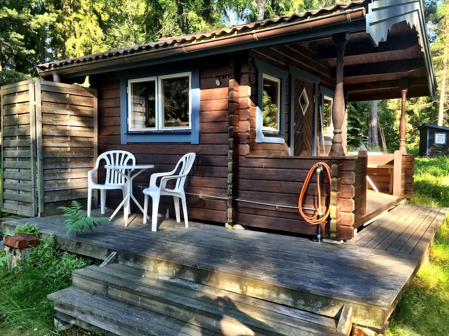 Liten mysig stuga på ljusterö trådlös fiber wifi cabins for ...