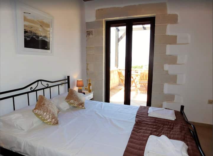 glavna spavaća soba na katu