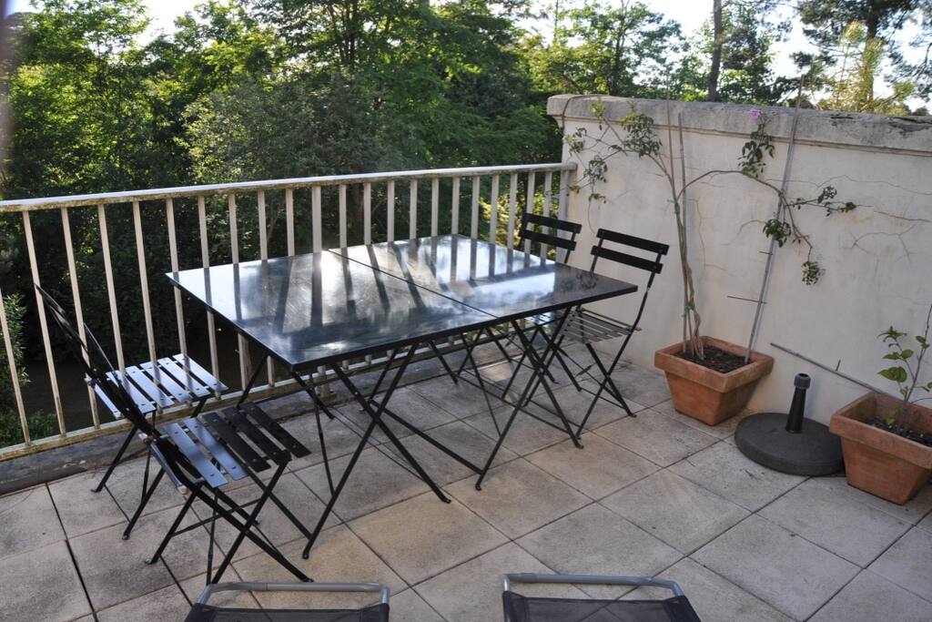 terrasse solarium avec table pour 8