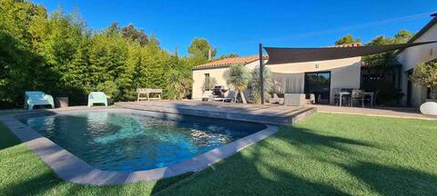 Beautiful villa with pool in a peaceful oasis