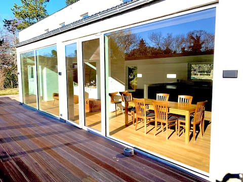 Newly renovated luxury main house w/ beach access