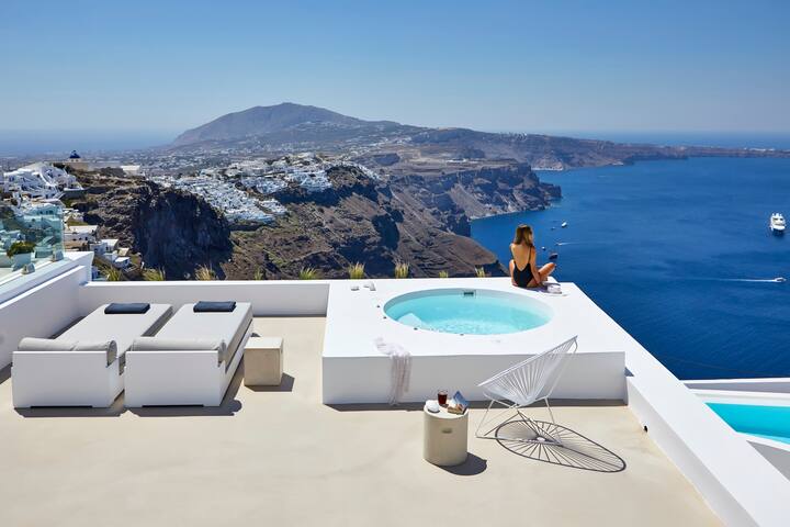 Olia Dome, 2 bedrooms, 2 jacuzzis and volcano view gallery image 3