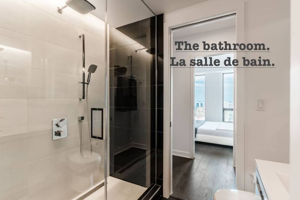 The bathroom.
La salle de bain.