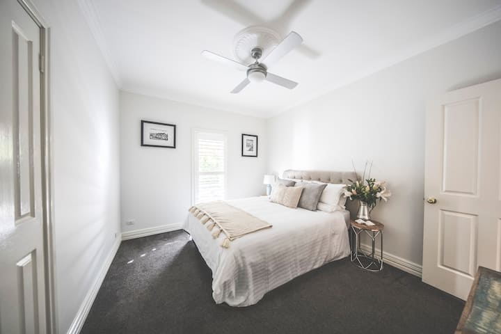 غرفة النوم 2