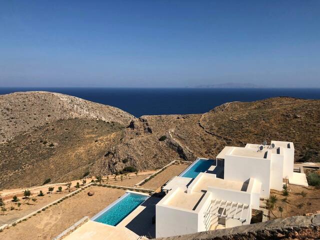 Beautiful villa with breathtaking views in Syros gallery image 2