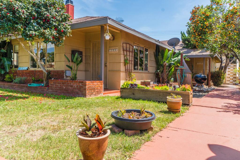 Welcome, curb side view