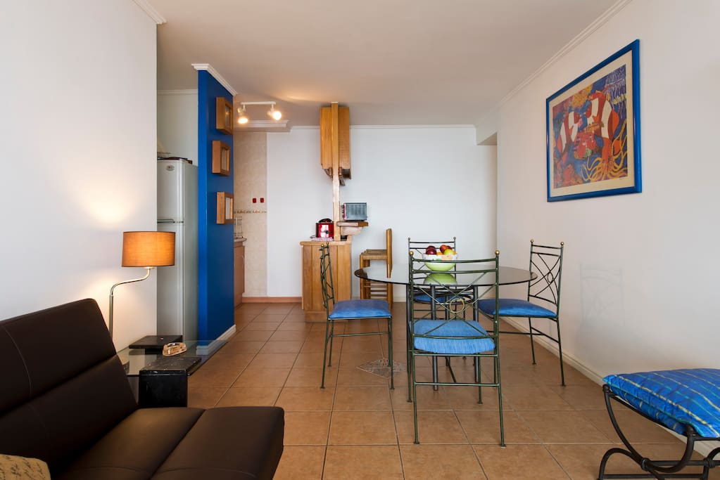 Living y comedor , vista desde living